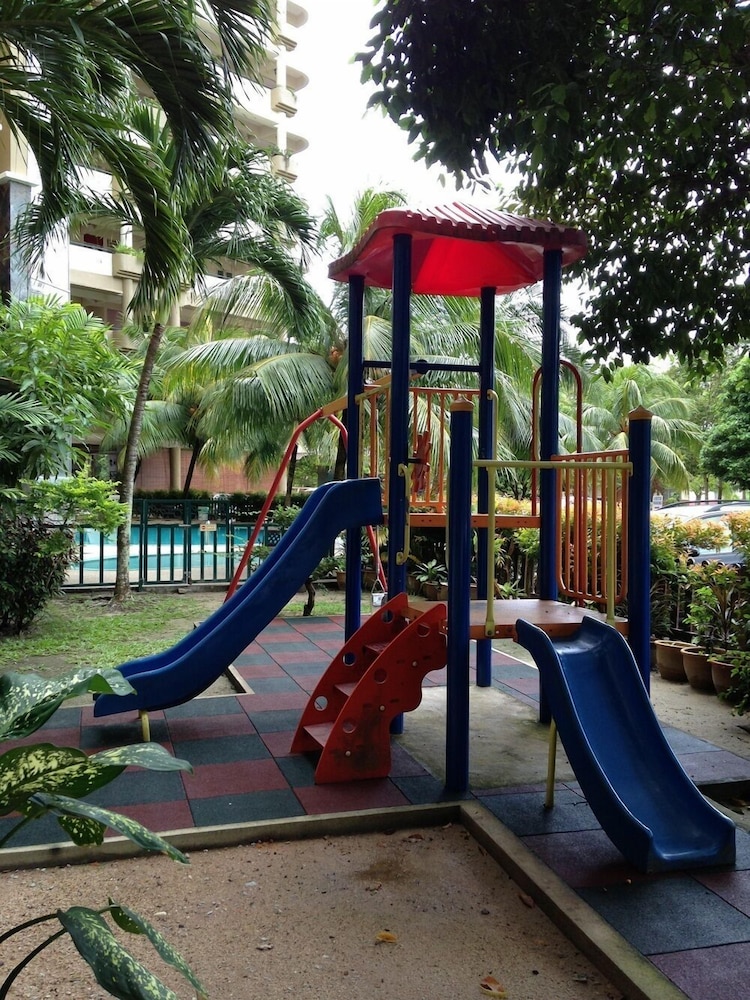 Kuah Town Service Suite Apartment 35/41