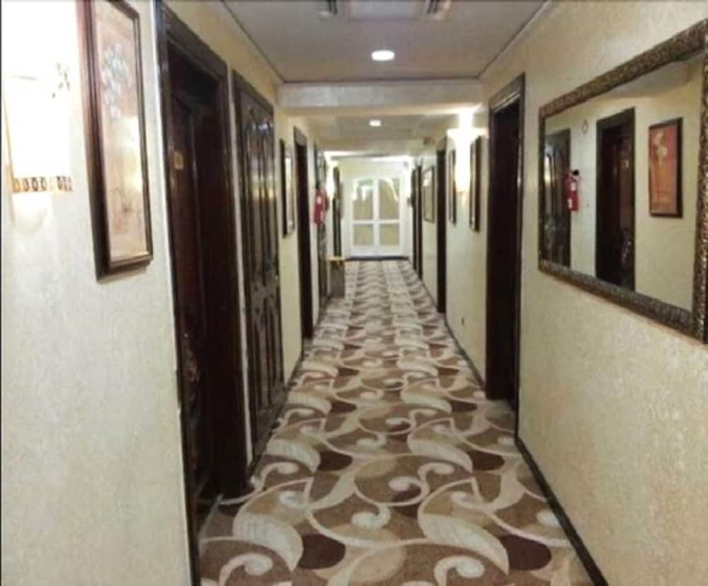 HOTEL VILLE DES ROSES 11/29