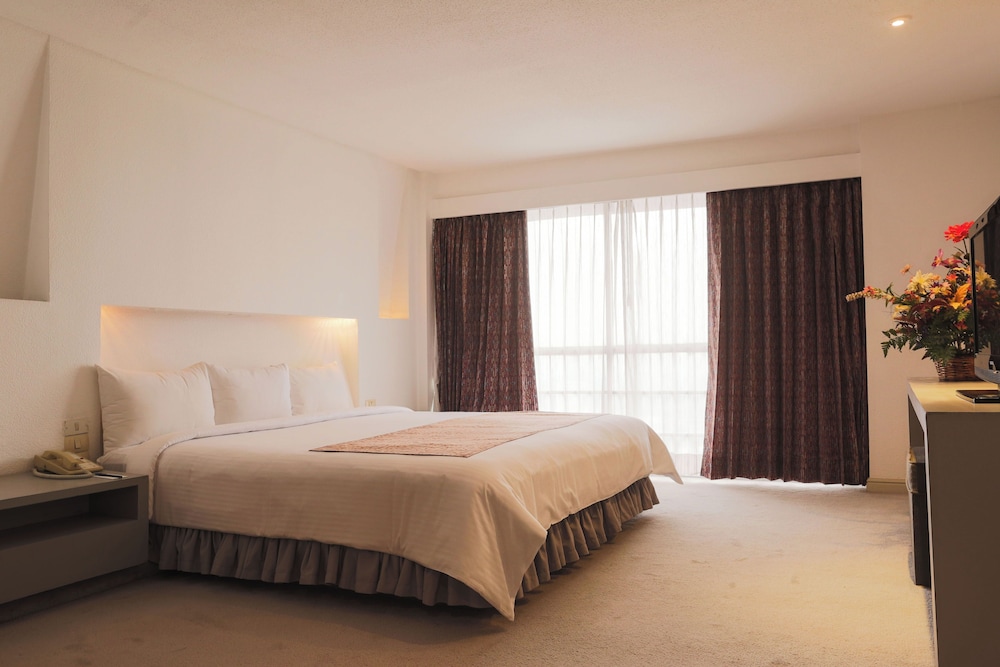 Del Prado Hotel 23/69