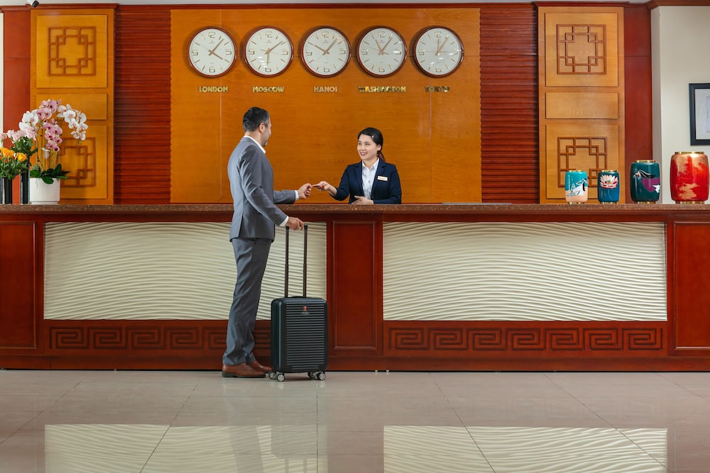 A25 Hotel - 705 Lac Long Quan 8/65