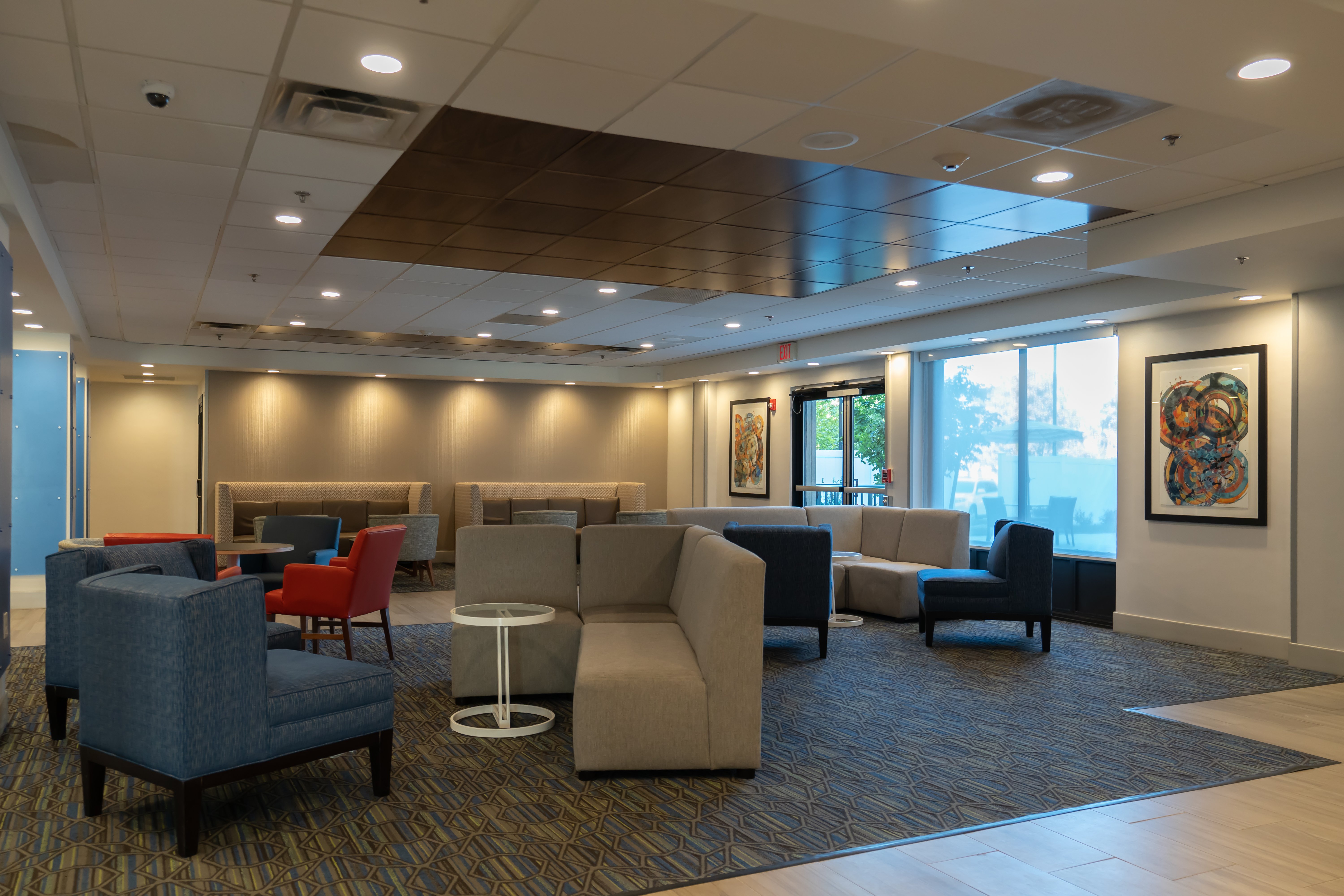 Holiday Inn Express Boston 45/63