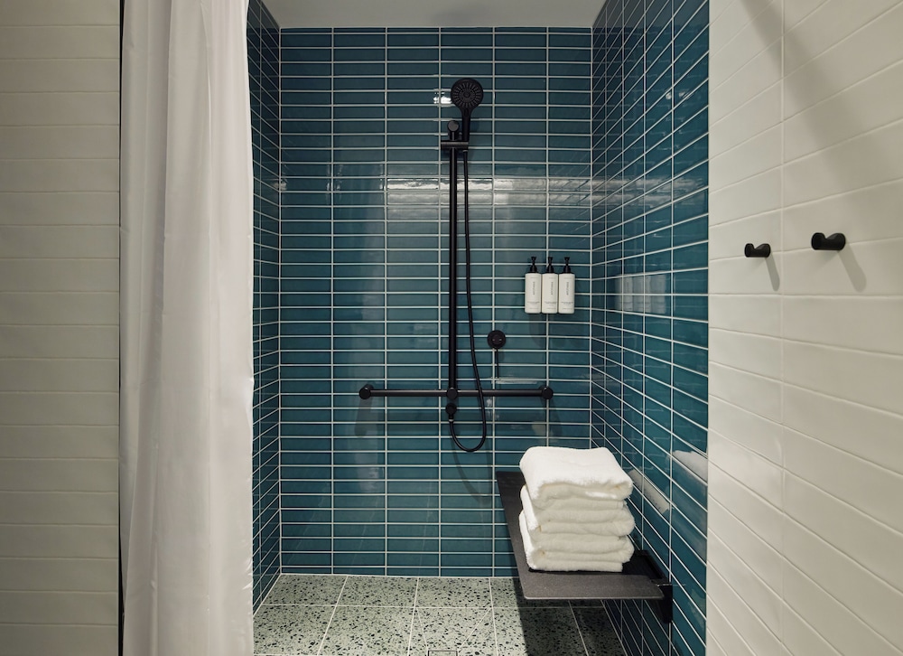 Caption By Hyatt Central Sydney 33/37