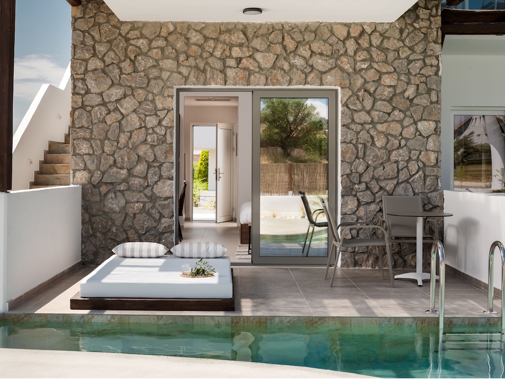 Nama Retreat Suites 39/56