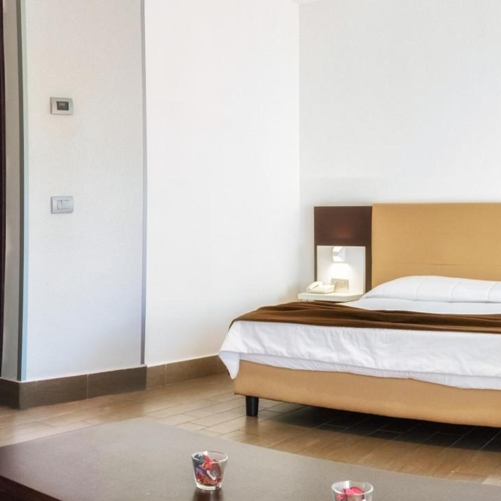 Deluxe, Double or Twin Bed, Pool Access