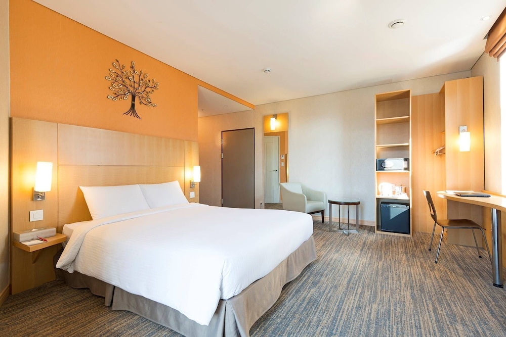 DELUXE, DOUBLE BED