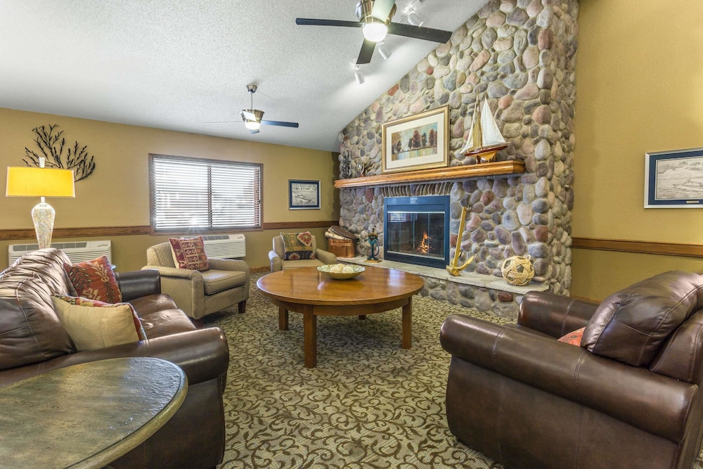 Americinn By Wyndham Menominee 27/40