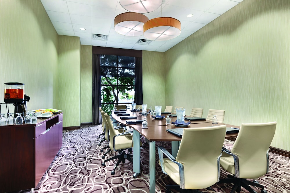HYATT REGENCY GREEN BAY 36/59