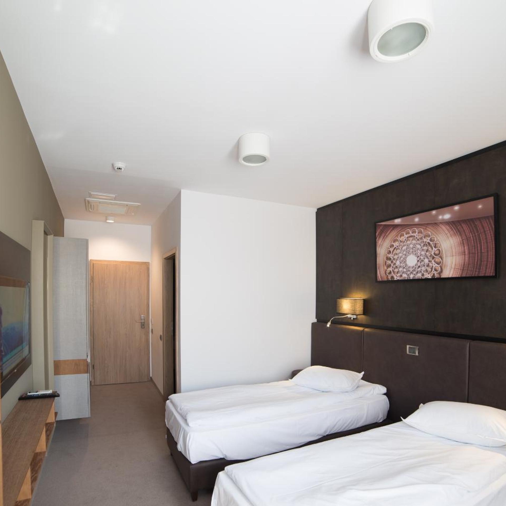 Room, Twin Beds