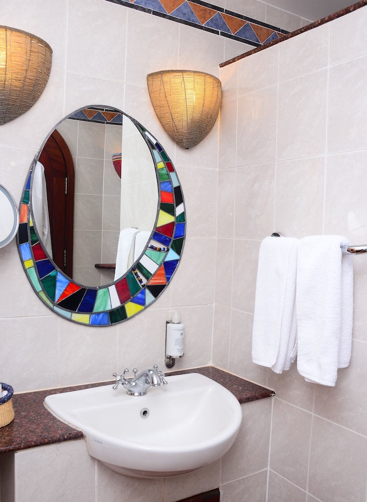 Amboseli Serena Safari Lodge 79/81