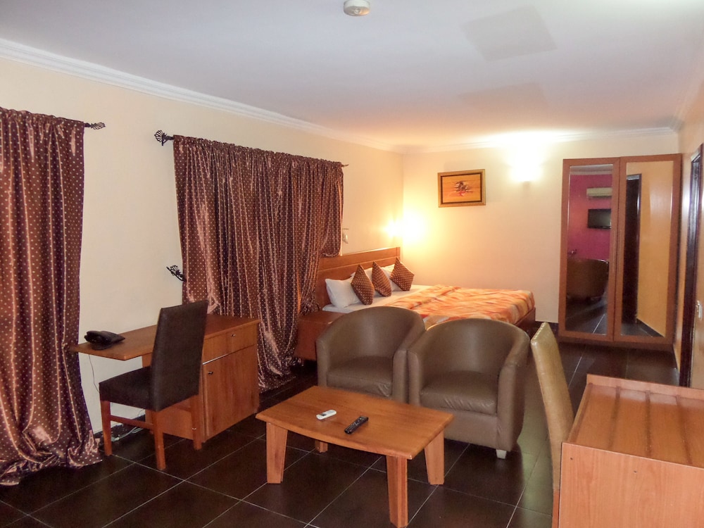 Le Real Hotel 45/56