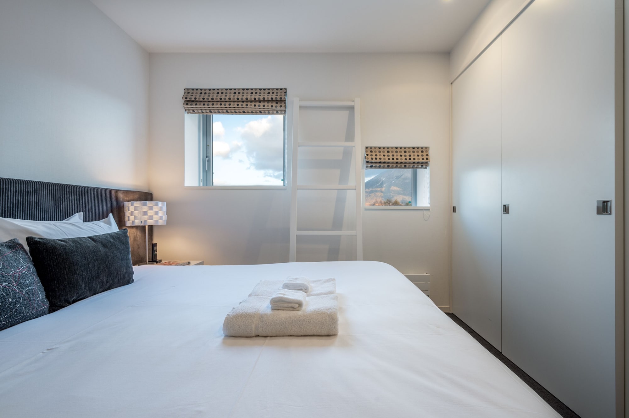 3 BEDROOMS, SUITE, FUTON BED, WITH EXTRA BED