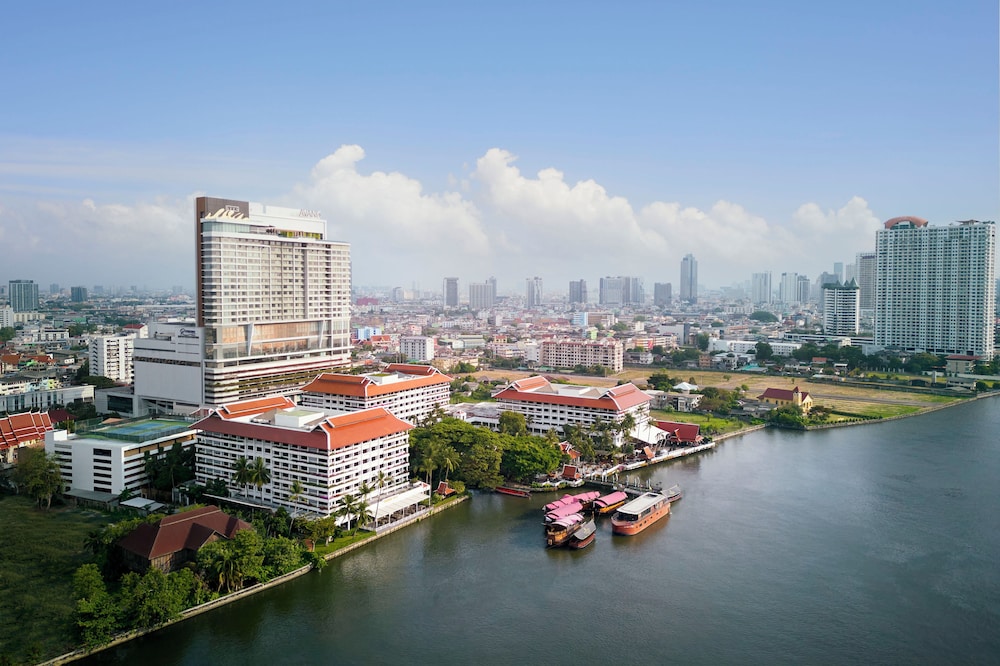 Avani Riverside Bangkok Hotel 63/72
