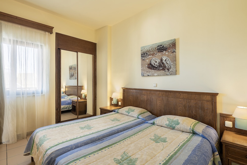 1 BEDROOM, APARTMENT, SIDE SEA VIEW