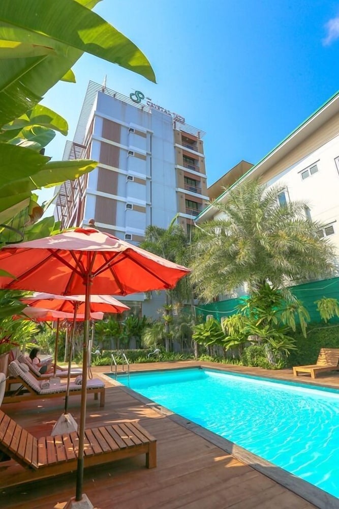 Crystal Jade Hotel 3/65