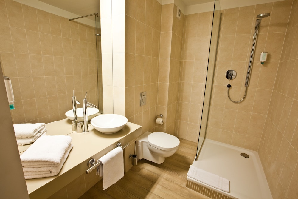 PLATINUM PALACE APARTMENTS 21/46