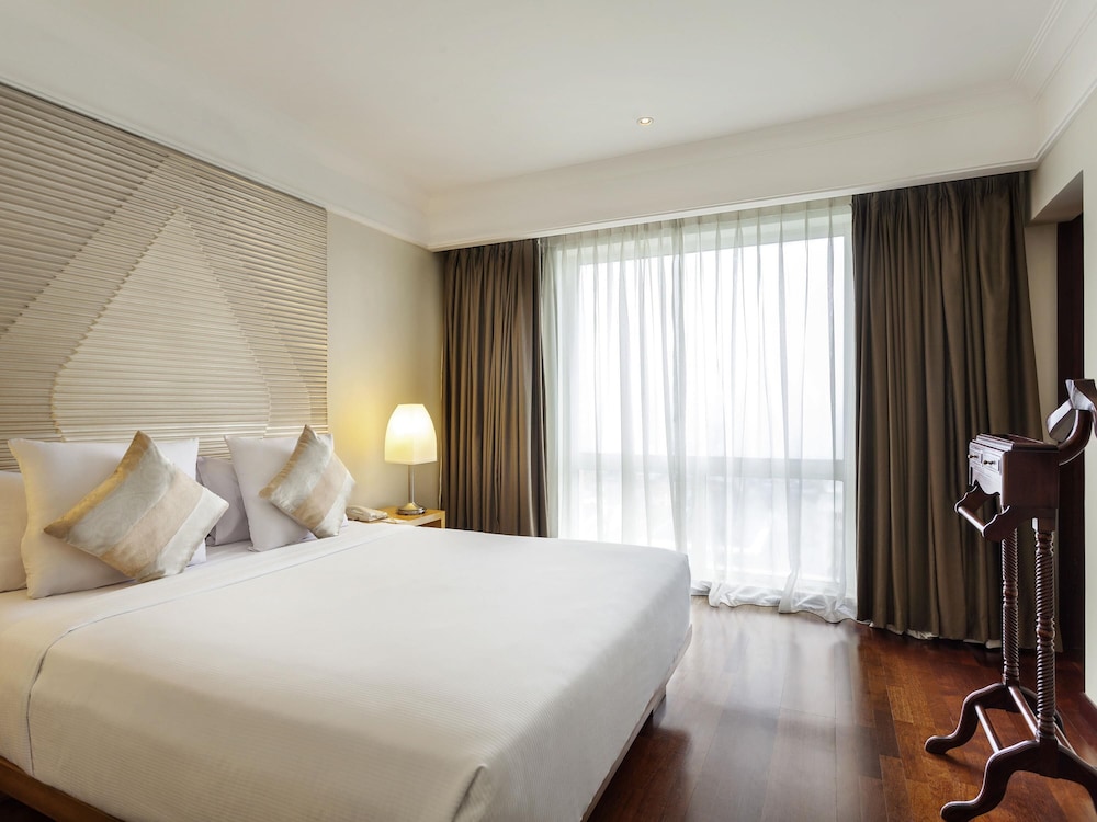 NOVOTEL SEMARANG 22/76