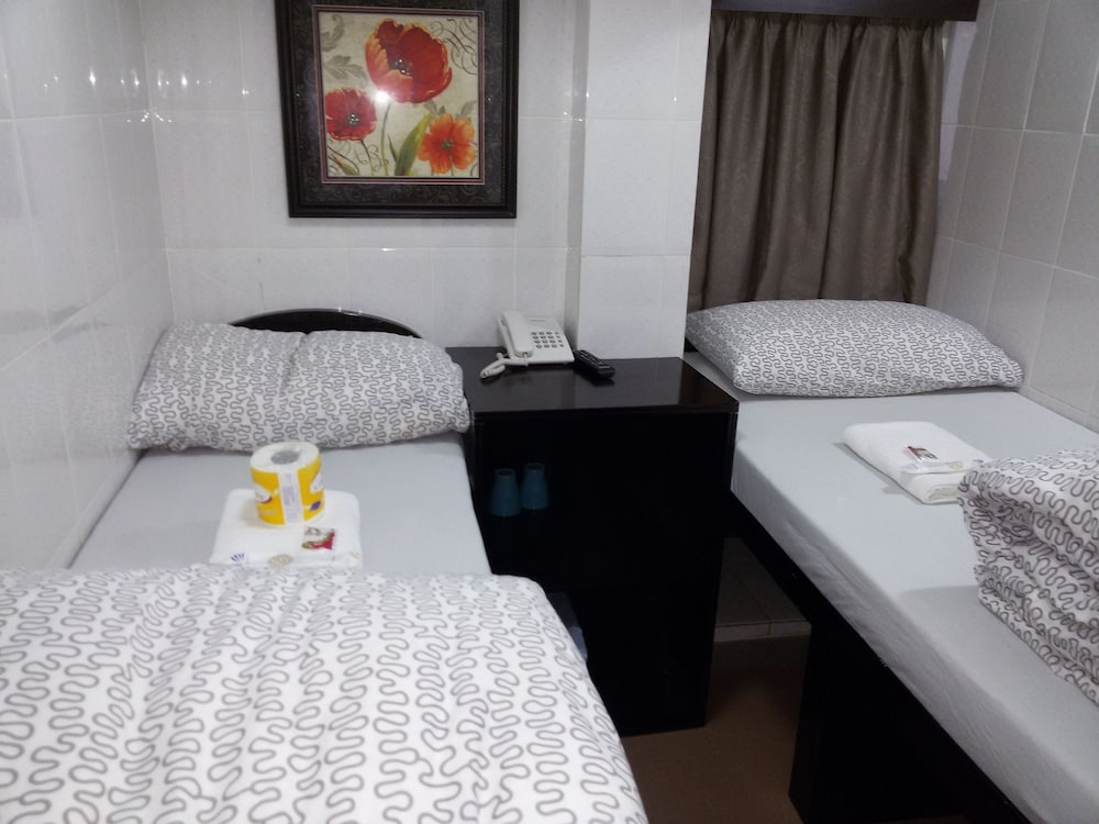 Om Guest House 68/74