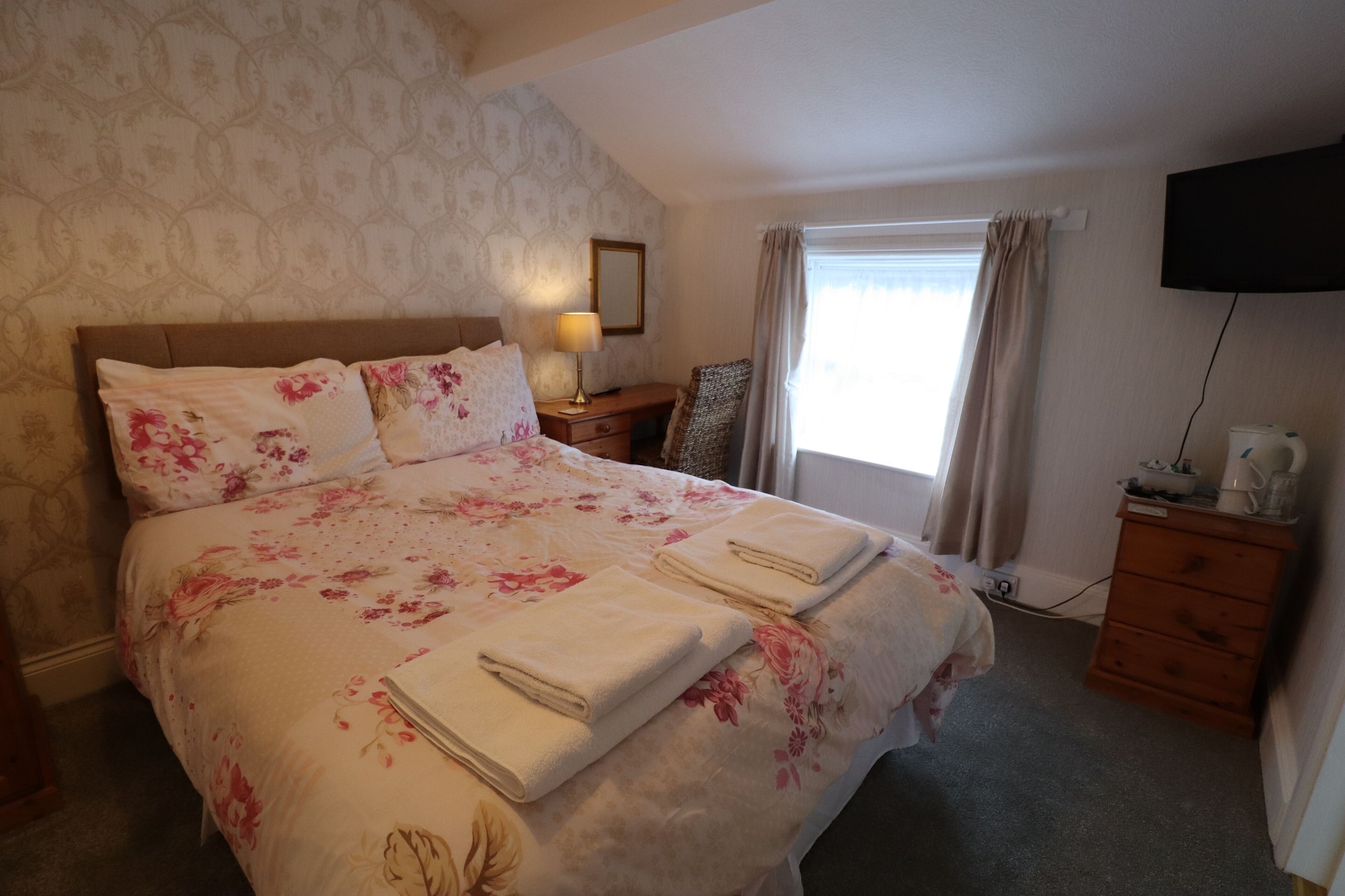 STANDARD, DOUBLE BED