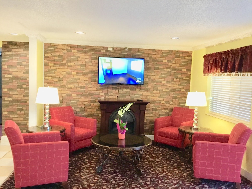 Days Inn by Wyndham Lake Village 26/43