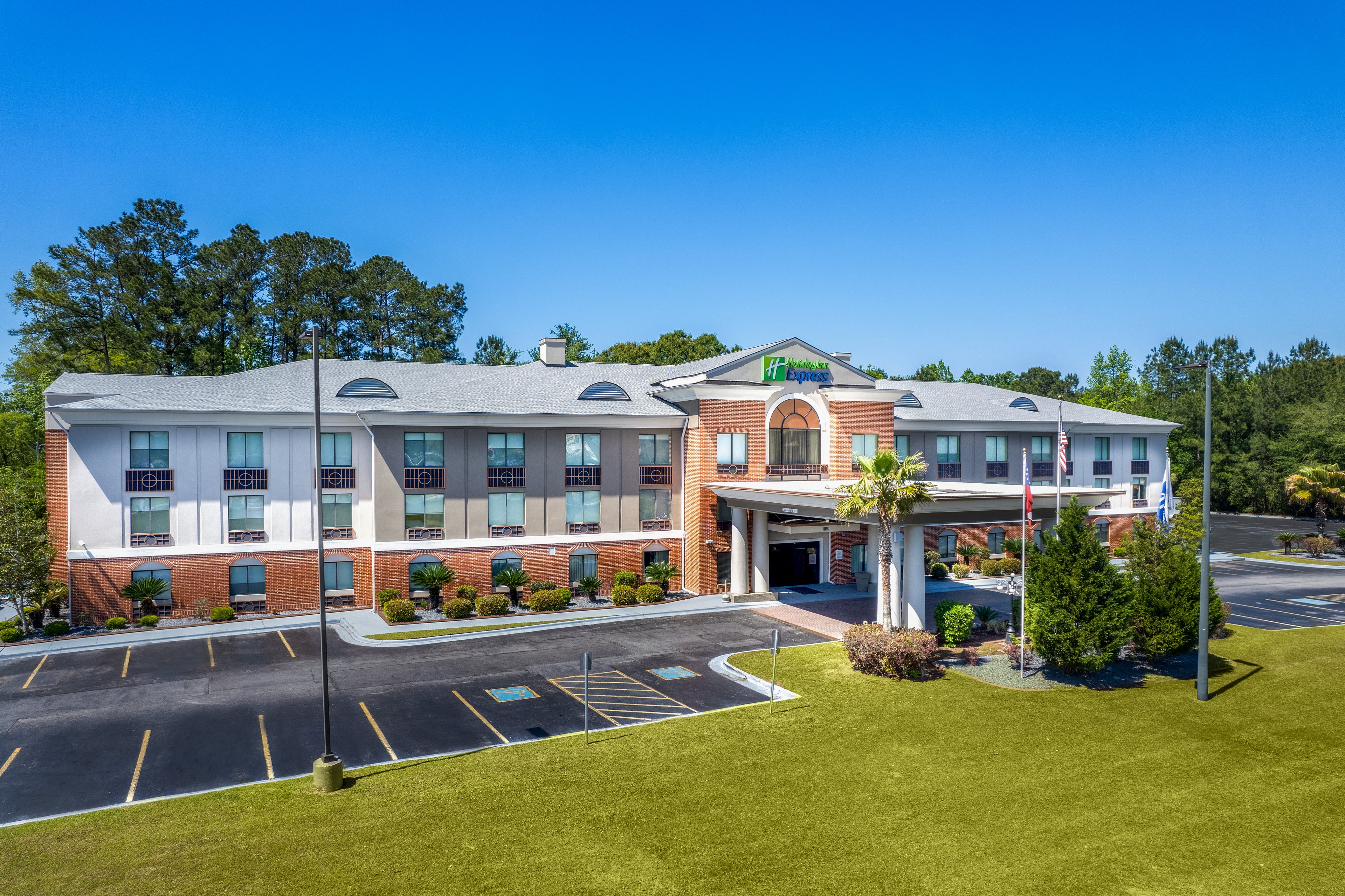 Holiday Inn Express Suites Hinesville East Fort Stewart 4/50