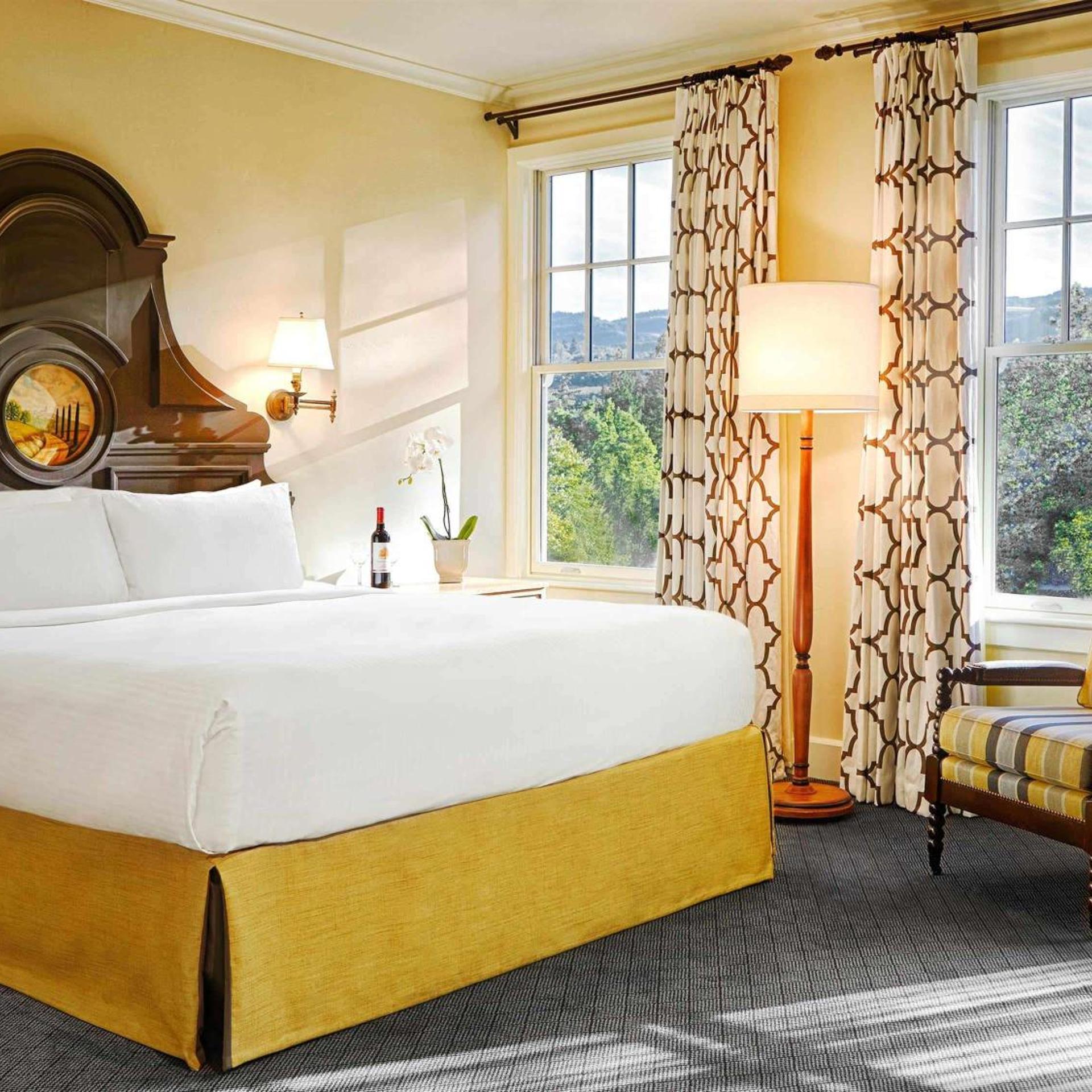 Fairmont, King Bed, Bathtub, Ground Floor