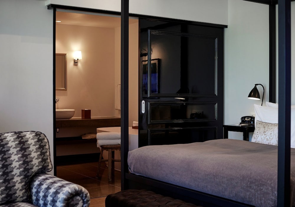 JUNIOR SUITE, STUDIO