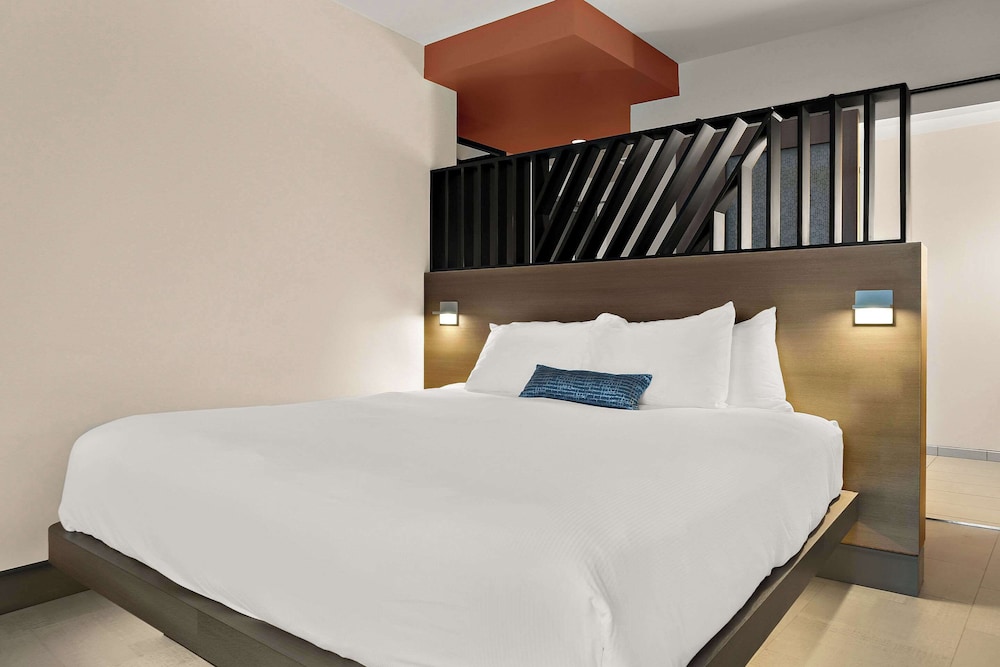 CityFlatsHotel - Port Huron, an Ascend Collection Hotel 13/40
