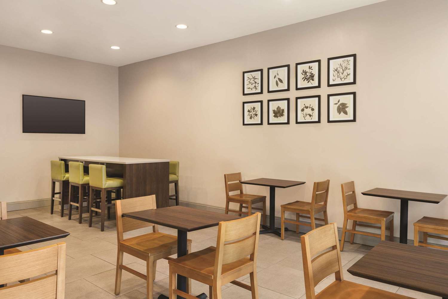 Country Inn & Suites by Radisson, Conyers, GA 33/37