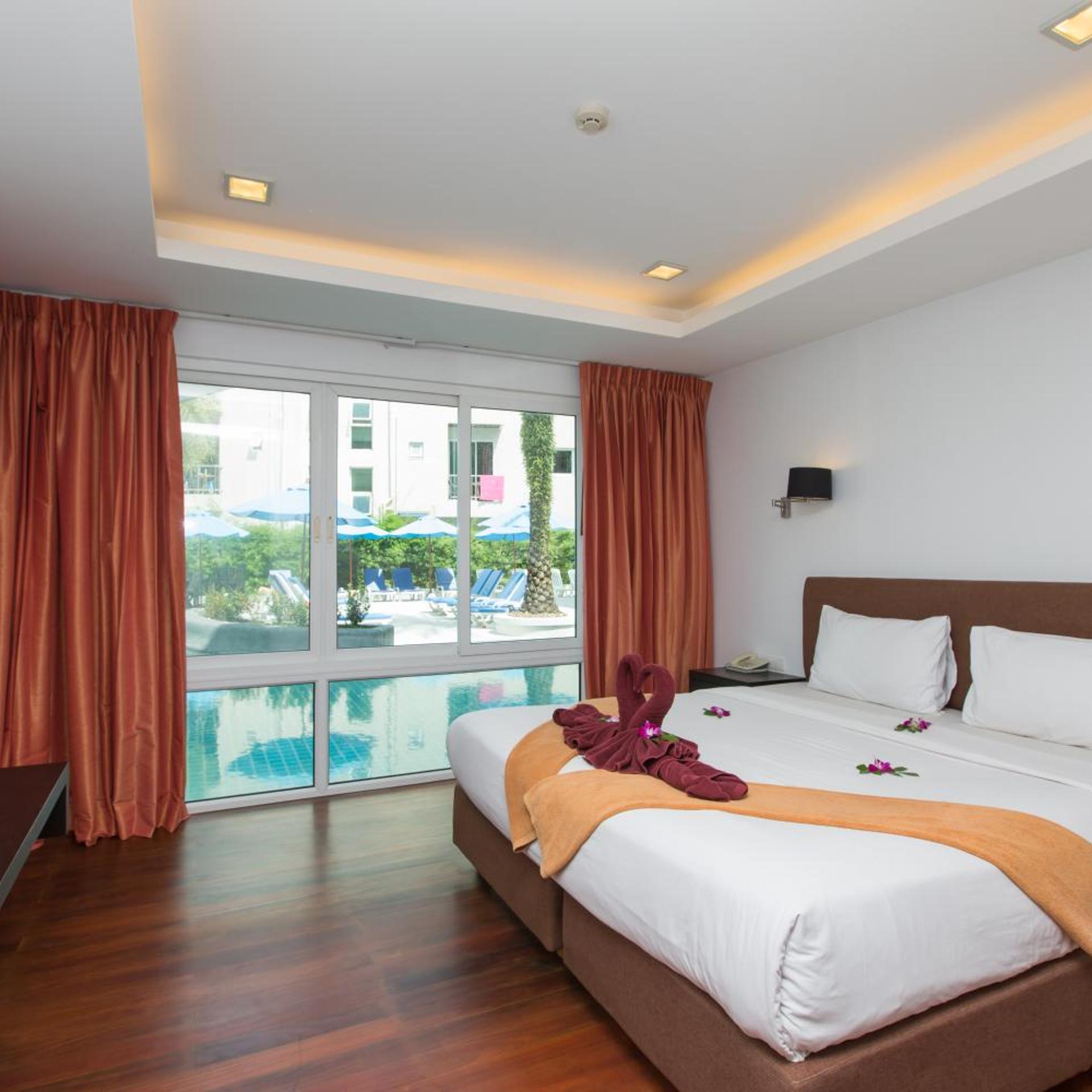 Apartment, Pool Access