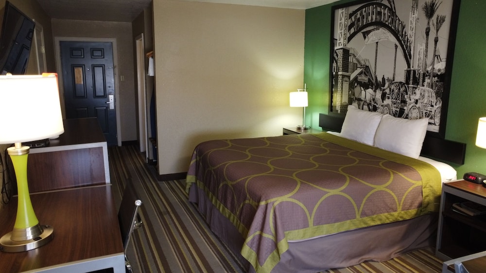 Super 8 By Wyndham Kingsville 15/47