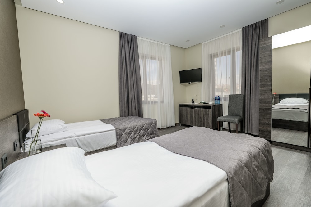 ECONOMY, TWIN BEDS
