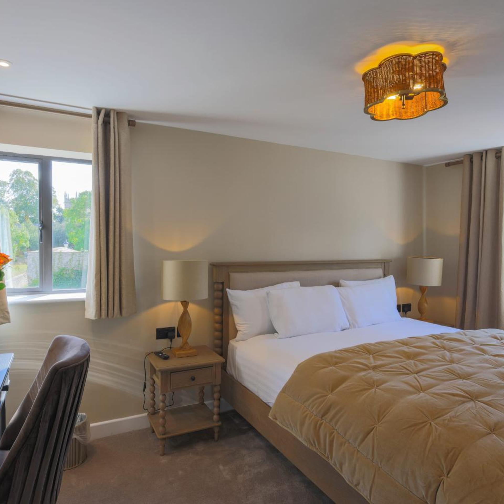 3 Bedrooms, House