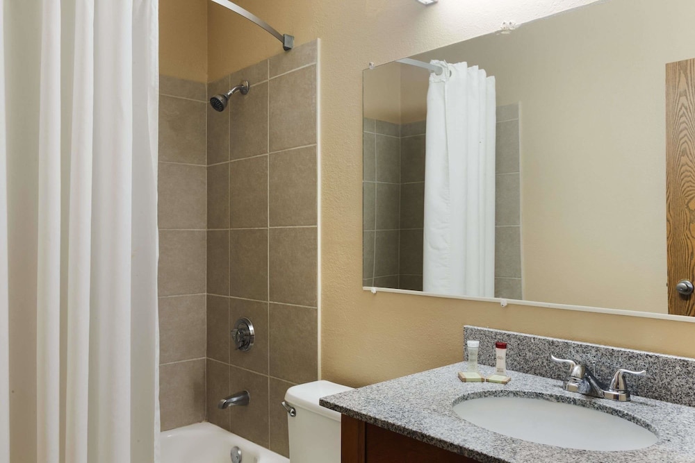 Super 8 By Wyndham Taylor/Detroit Area 21/22