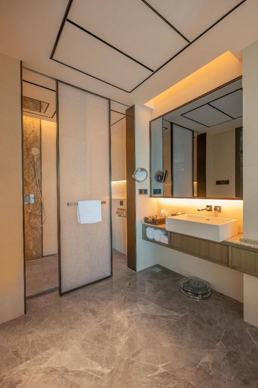 Howard Johnson Plaza by Wyndham Blue Bay Sihanoukville 47/48