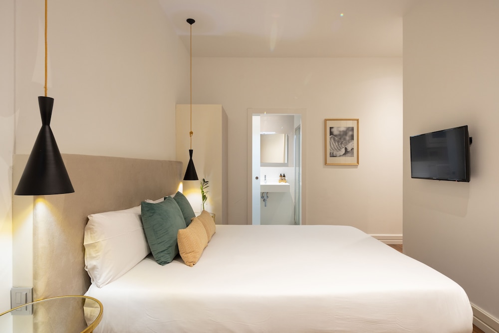Interior, Courtyard, Queen Bed
