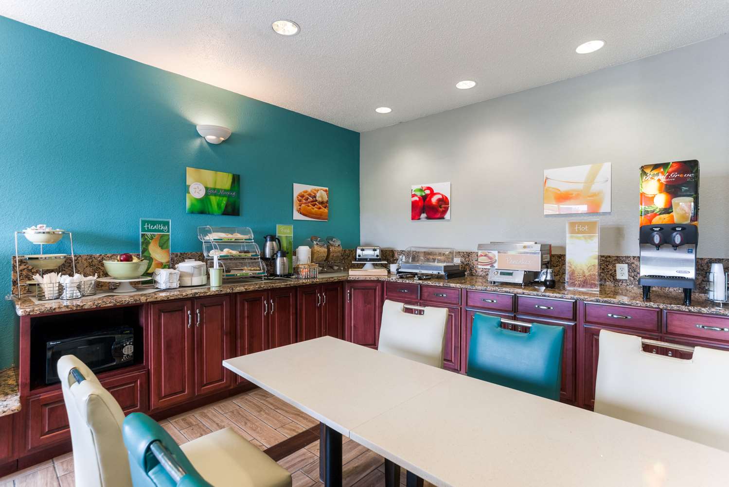 Quality Inn & Suites Ferdinand 21/27