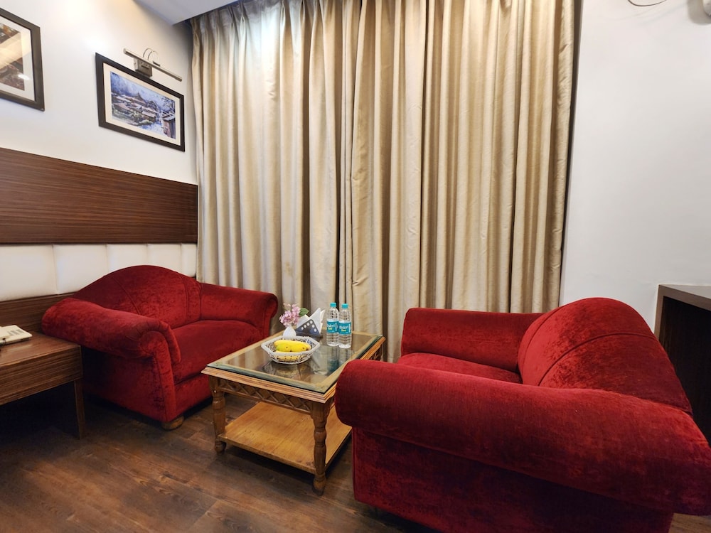Hotel Surya 25/50