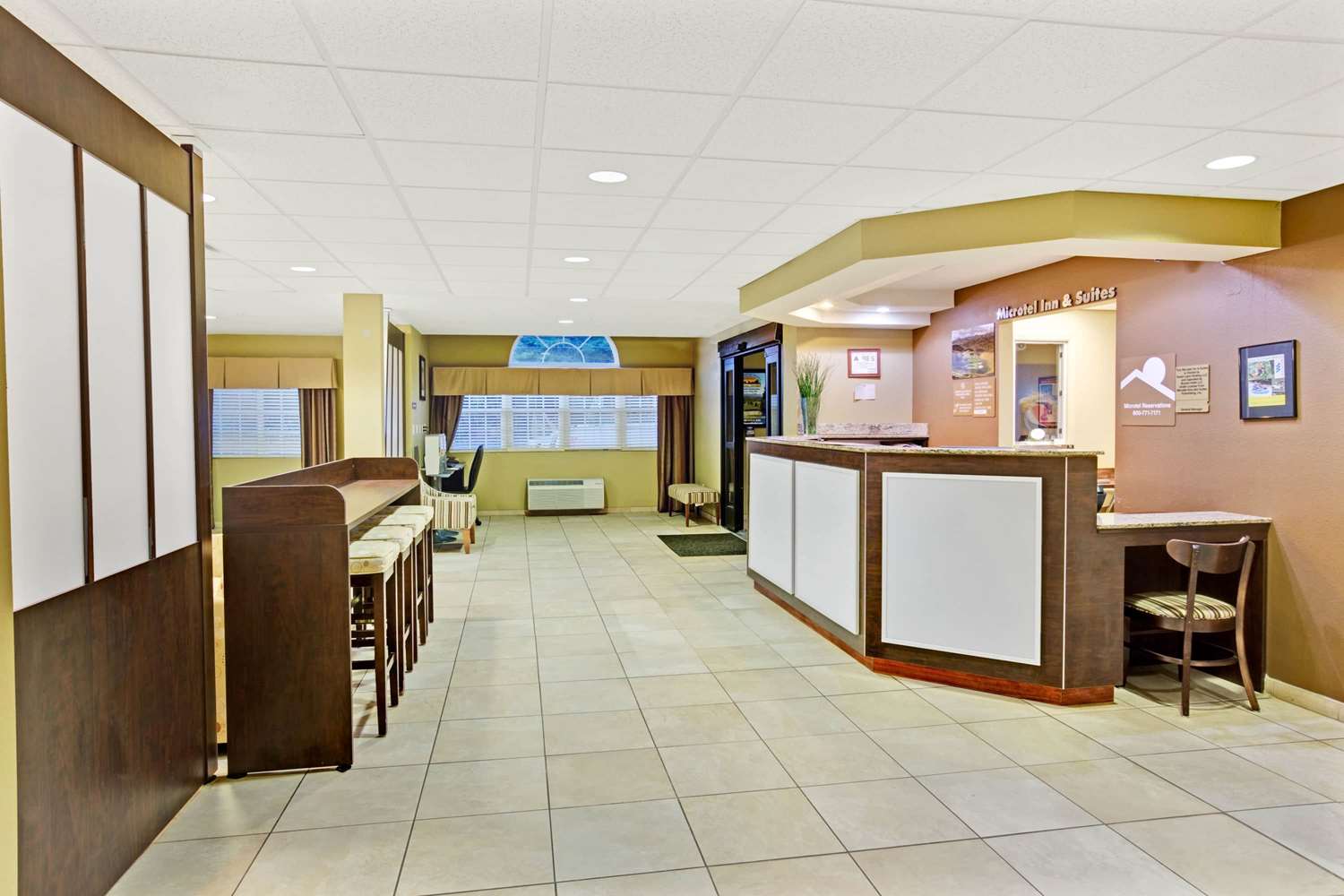Microtel Inn Suites By Wyndham Bryson City 6/22