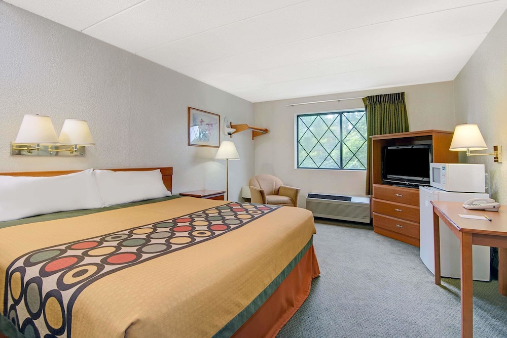 Super 8 By Wyndham Stamford/New York City Area 9/24