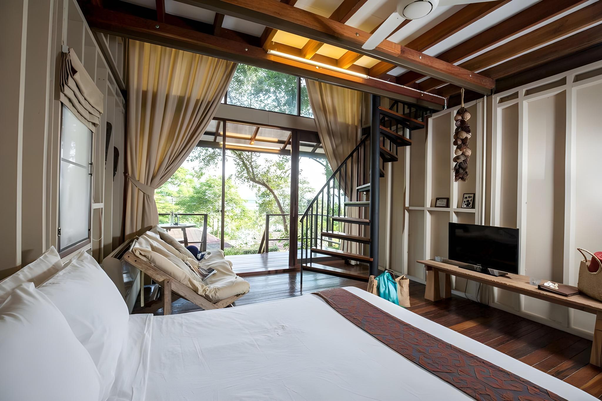 Duplex, Hilltop, Bungalow, Queen Bed