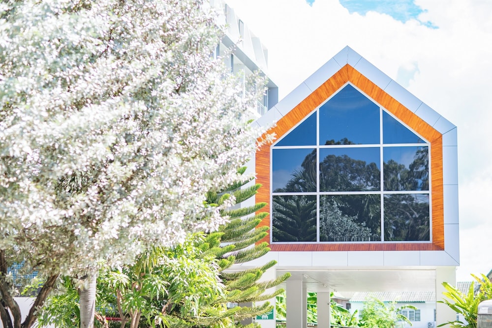 Phavina Hotel & Grand Boutique Rayong 2/72