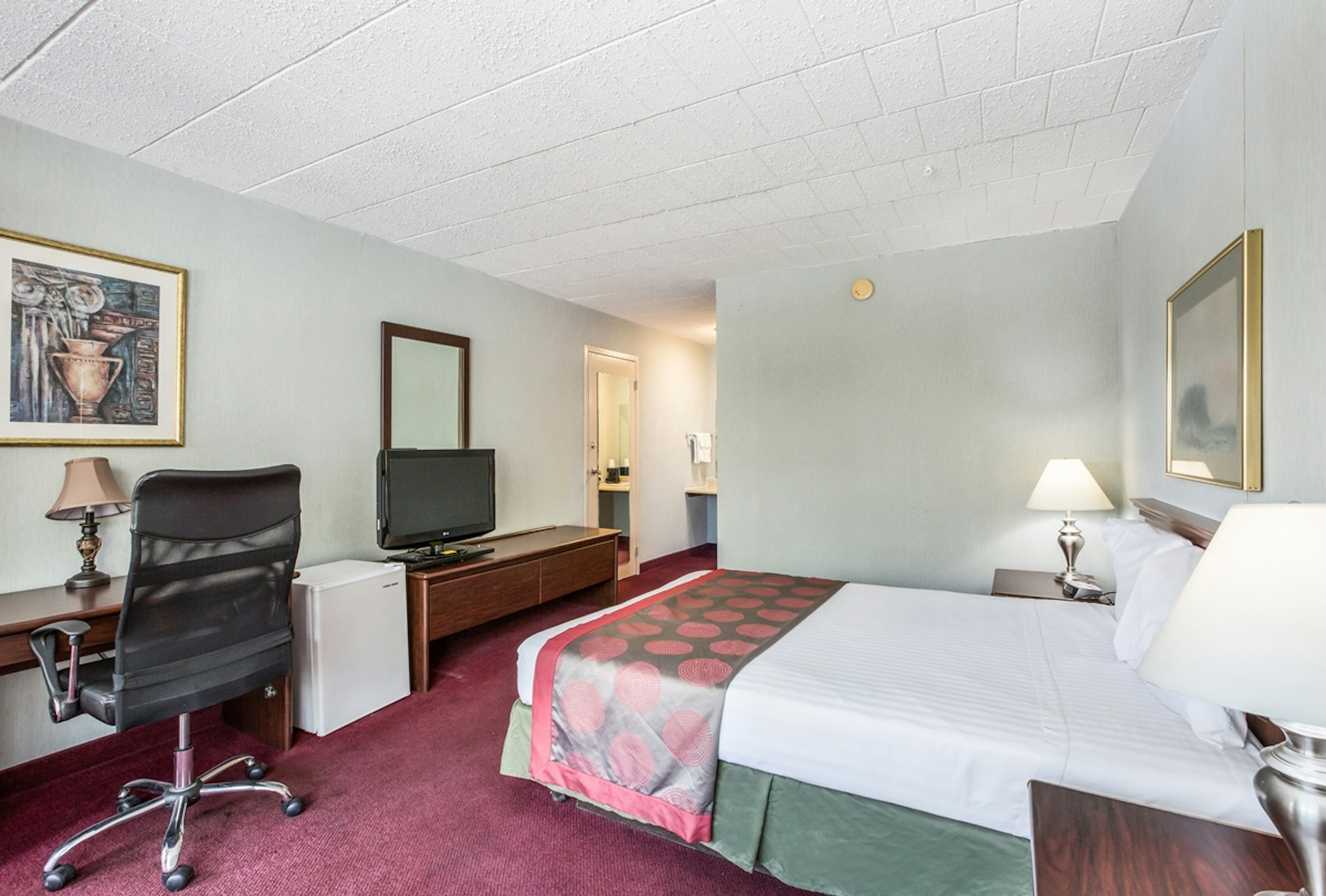 Red Carpet Inn and Suites Hazleton 10/23