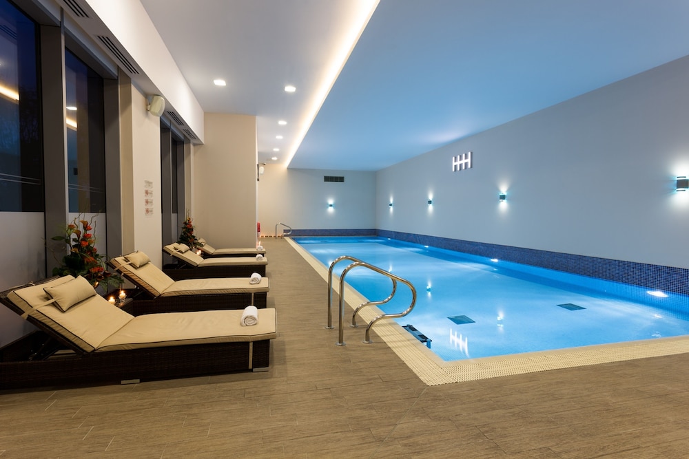Heston Hyde Hotel 26/43