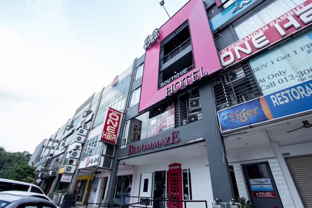 Bloommaze Boutique Hotel 3/69