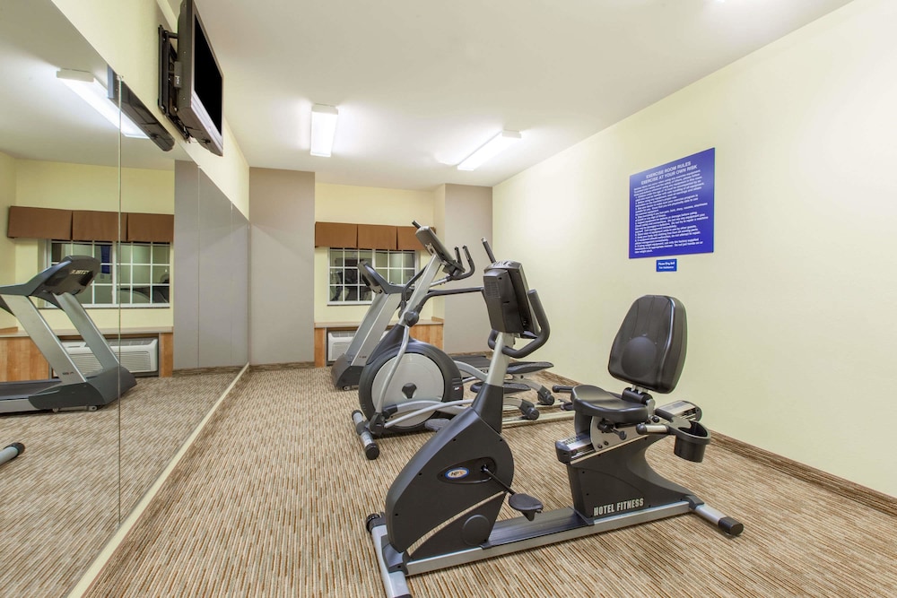 Microtel Inn & Suites By Wyndham Johnstown 20/37