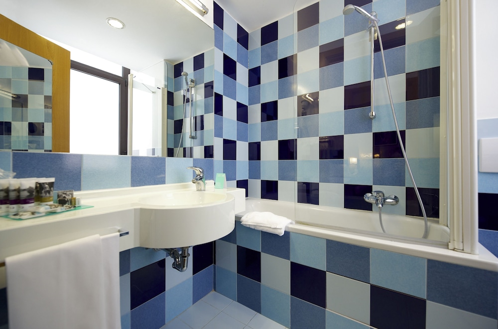 Mercure Roma Piazza Bologna 7/76