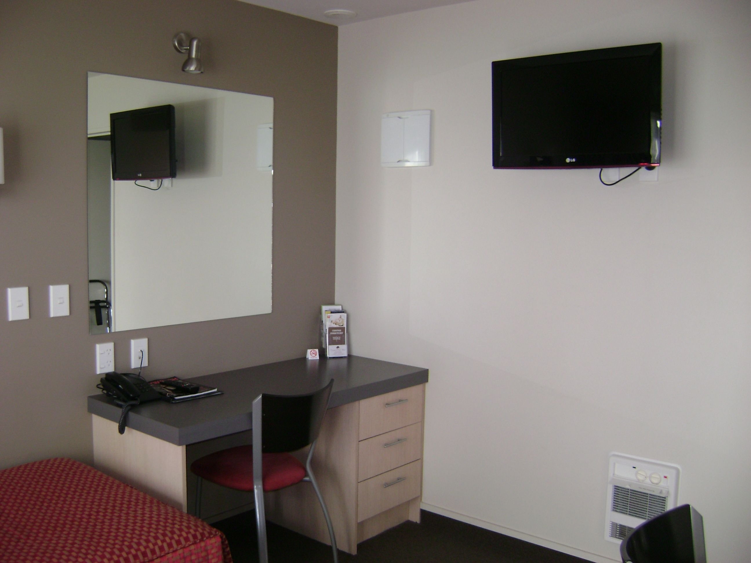 Cranford Oak Motel 44/46