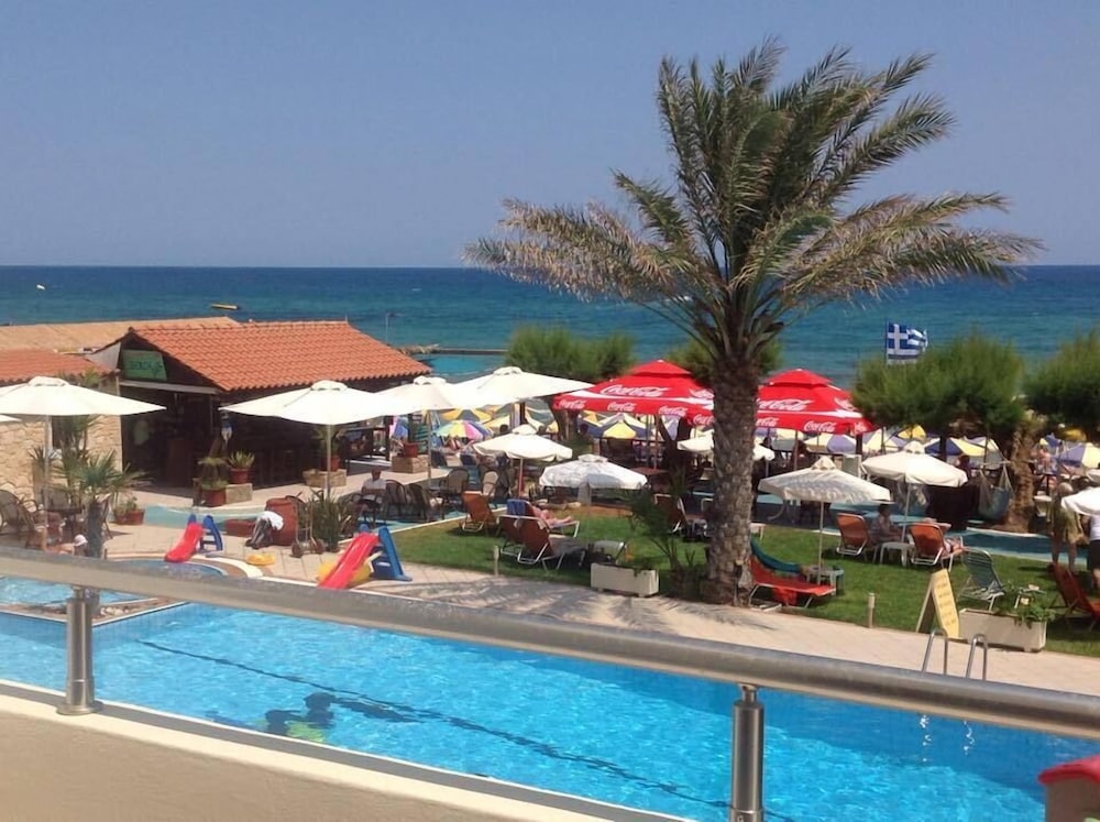 Malliotakis Beach Hotel 27/29