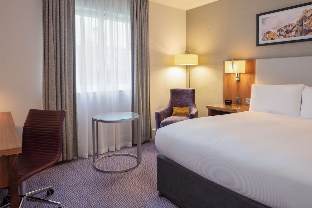 Doubletree By Hilton Edinburgh Airport 18/84