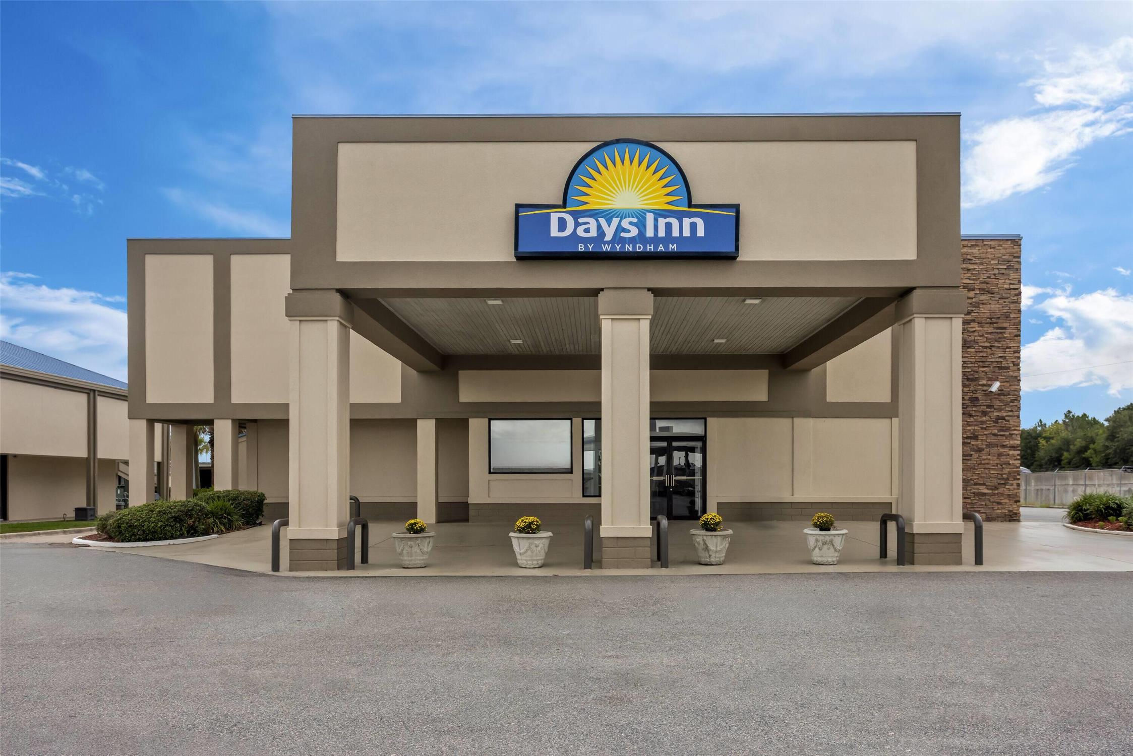 Days Inn by Wyndham Adel I-75 32/38